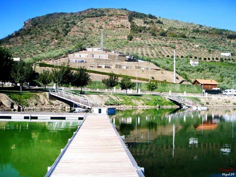 프라익소데에스파다아신타 Moradias Do Douro Internacional 빌라 외부 사진